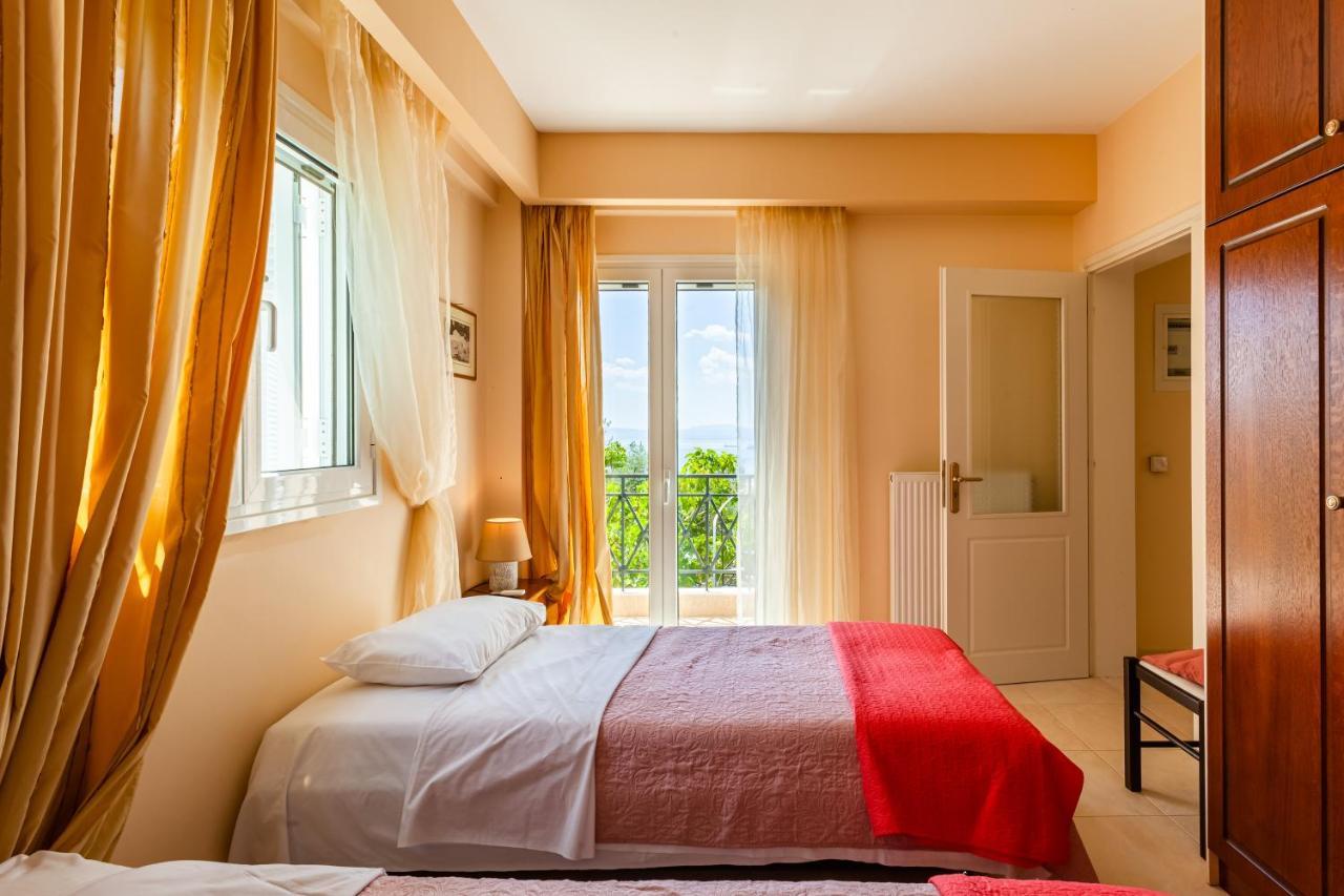 Verga Majestic Sunsets - Elegant & Secluded Retreat Kalamata Esterno foto